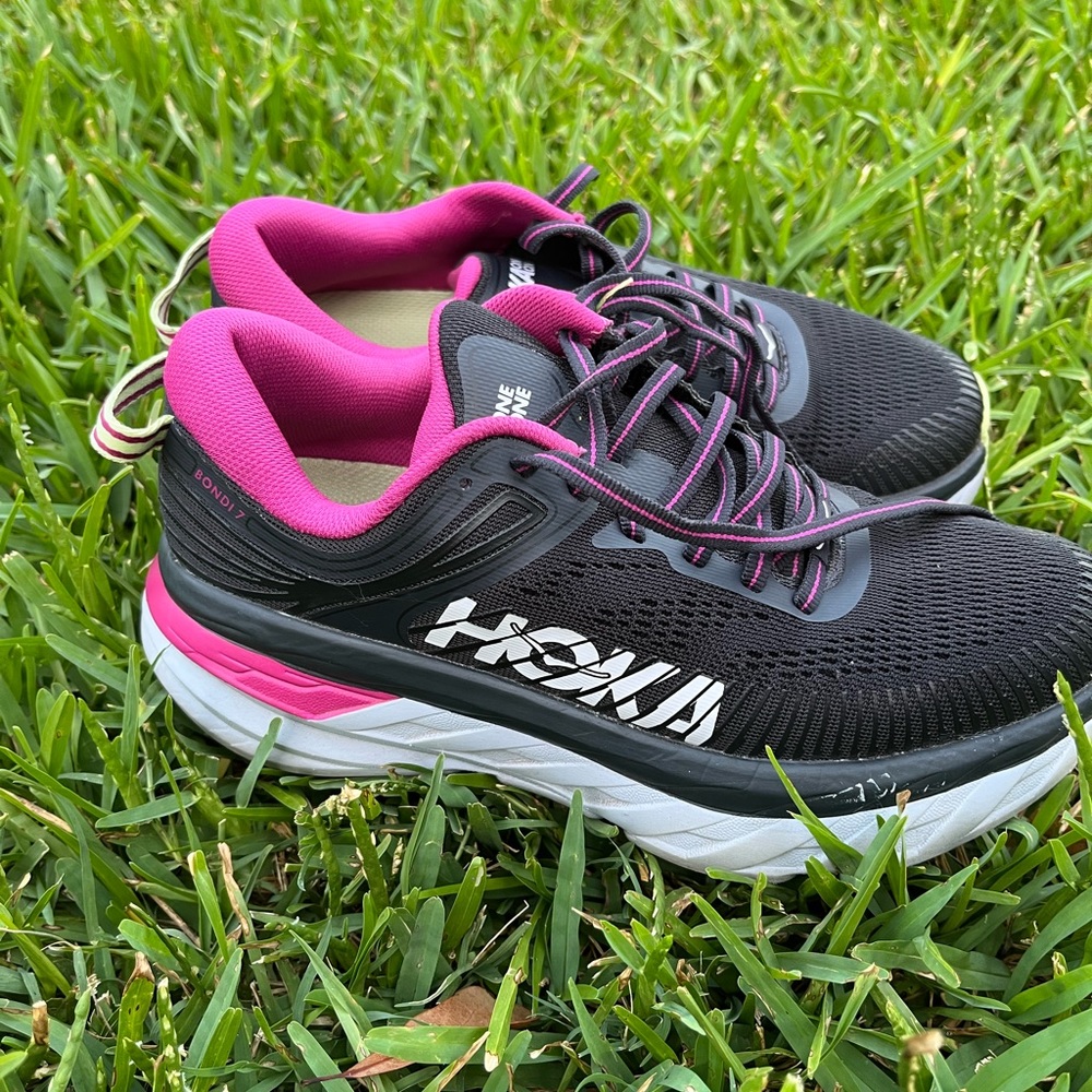Women’s size 5 Hokas. Worn 8 hrs a day for about a month. Just too small!